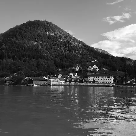 Holiday home Sjobuer *