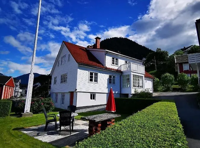 Tatil Evi Sjobuer